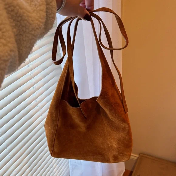 Reformation Small Vittoria Tote - Picture 1 of 11